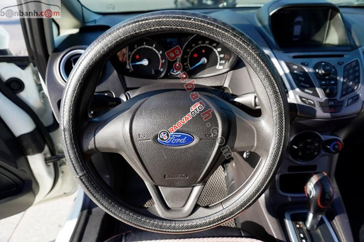 Cần bán gấp Ford Fiesta Trend 2014, màu trắng-3