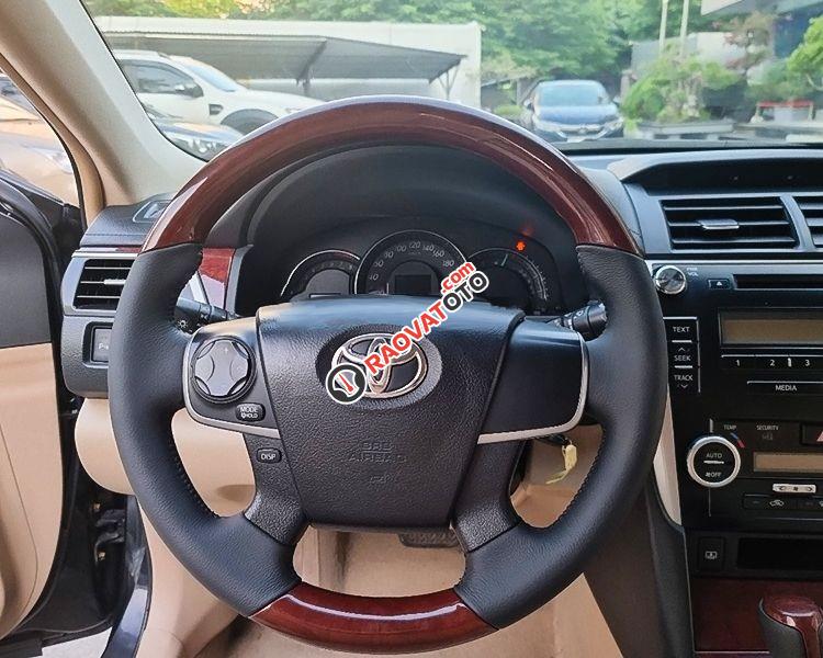 Cần bán gấp Toyota Camry 2.5 G đời 2014, màu đen như mới-2