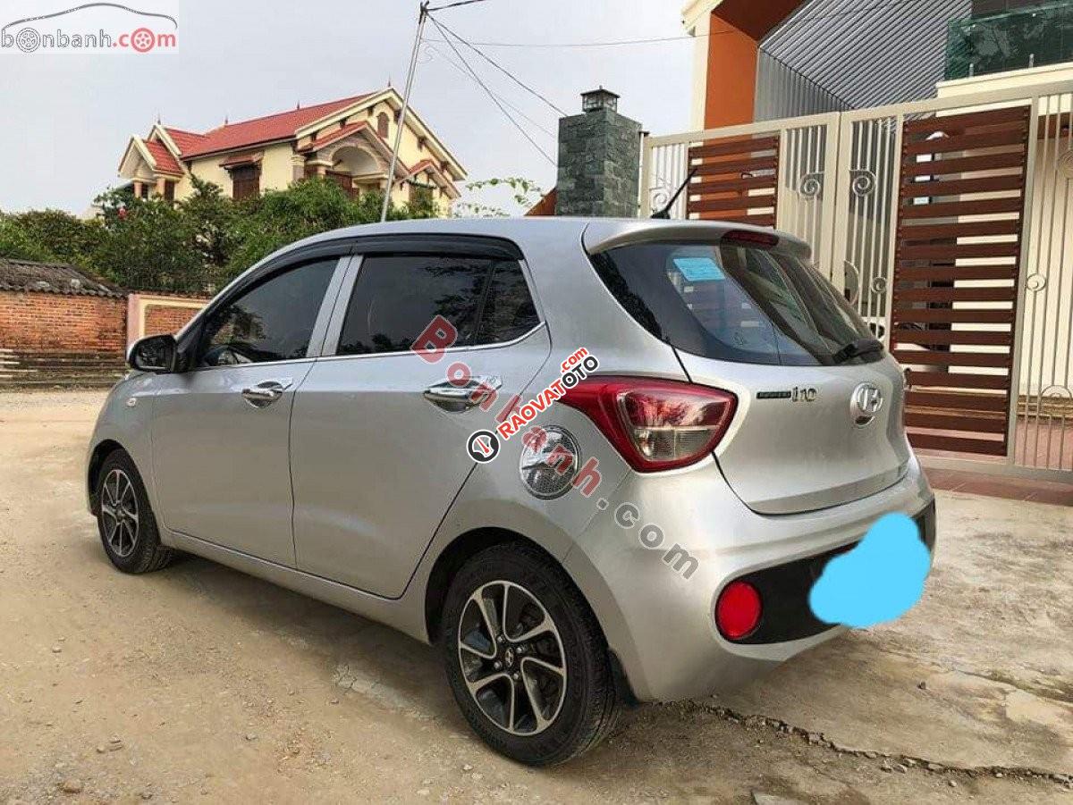 Bán Hyundai Grand i10 1.0 MT sản xuất năm 2017, màu bạc xe gia đình giá cạnh tranh-2