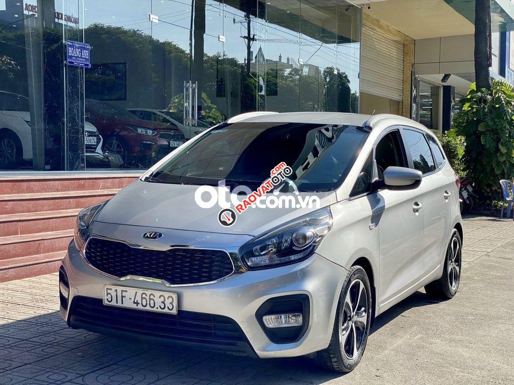 Bán Kia Rondo MT năm 2017, màu bạc-1