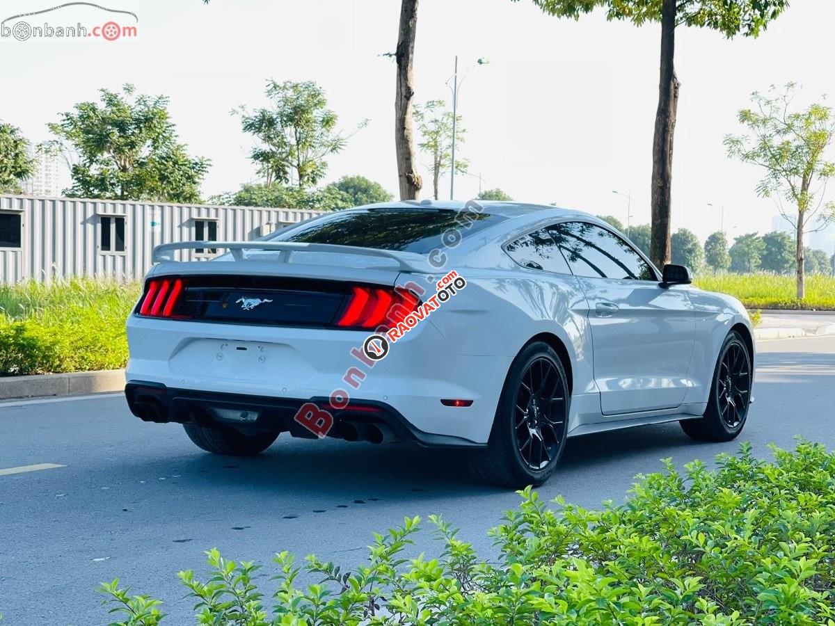 Cần bán Ford Mustang Premium Fastback đời 2019, màu trắng, nhập khẩu-6