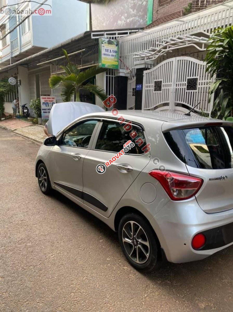 Bán xe Hyundai Grand i10 1.0 MT đời 2017, màu bạc, 250tr-3