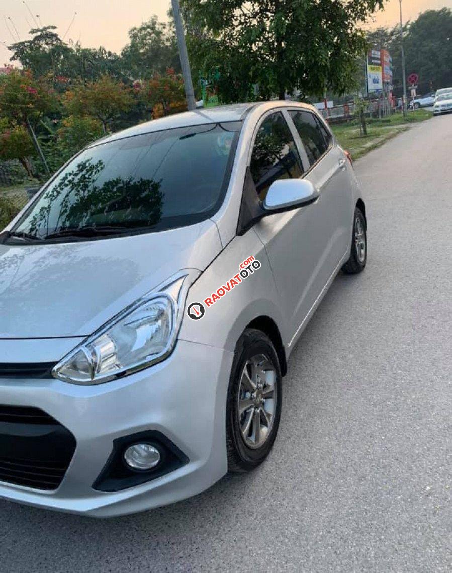 Cần bán lại xe Hyundai Grand i10 1.0 MT Base sản xuất 2016, màu bạc, nhập khẩu nguyên chiếc, giá tốt-3