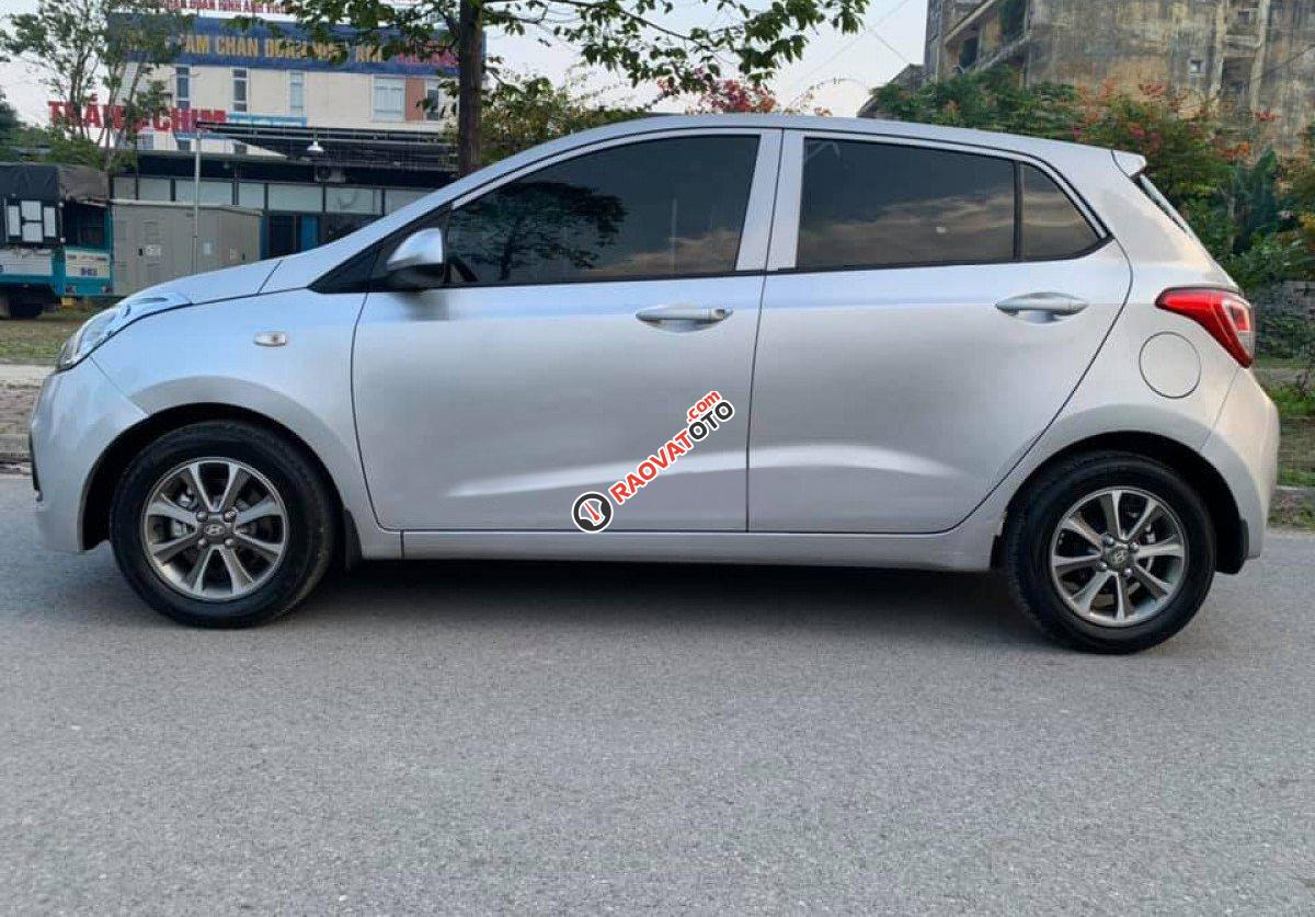 Cần bán lại xe Hyundai Grand i10 1.0 MT Base sản xuất 2016, màu bạc, nhập khẩu nguyên chiếc, giá tốt-0