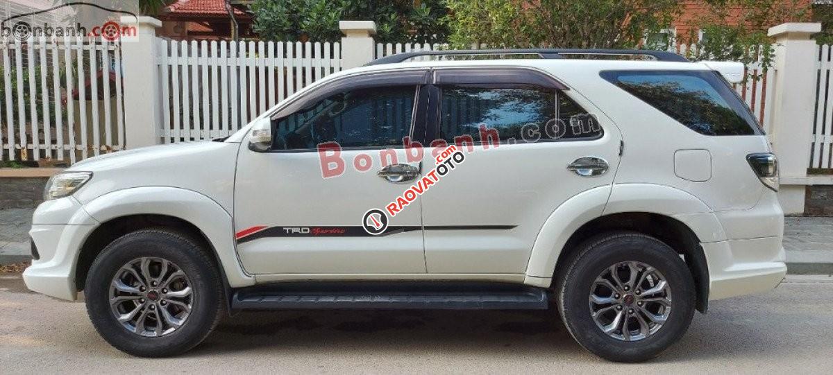 Bán Toyota Fortuner TRD Sportivo 4x2 AT đời 2016, màu trắng, 670 triệu-4