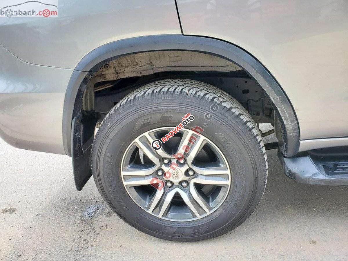 Cần bán lại xe Toyota Fortuner 2.4G 4x2 MT đời 2017, màu xám, nhập khẩu nguyên chiếc-4