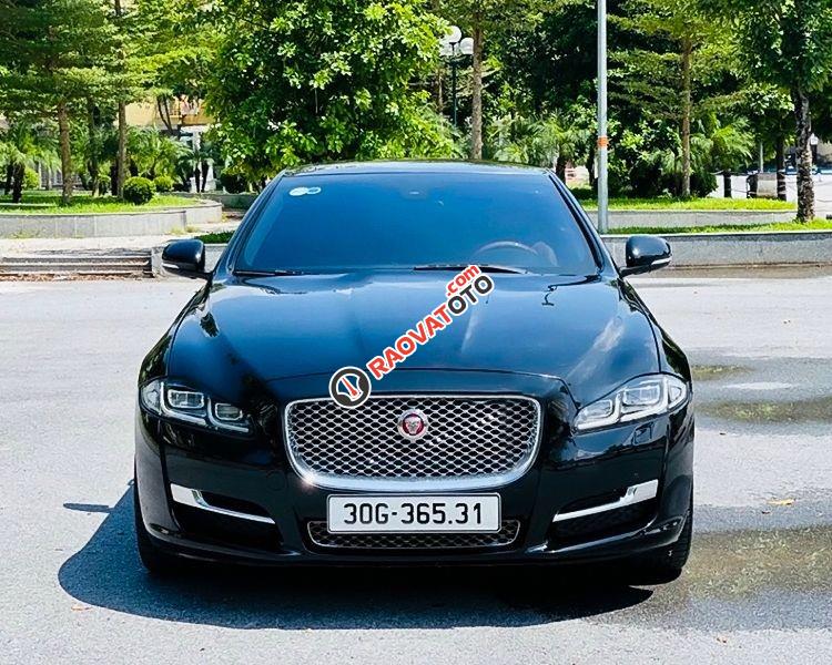 Xe Jaguar XJL sản xuất năm 2017, màu đen, xe nhập-6