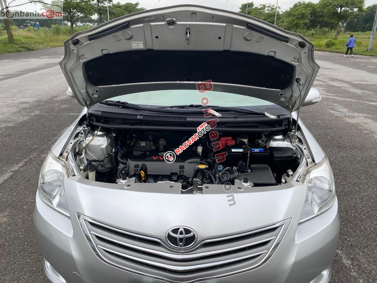 Cần bán Toyota Vios 1.5G sản xuất năm 2011, màu bạc còn mới  -7