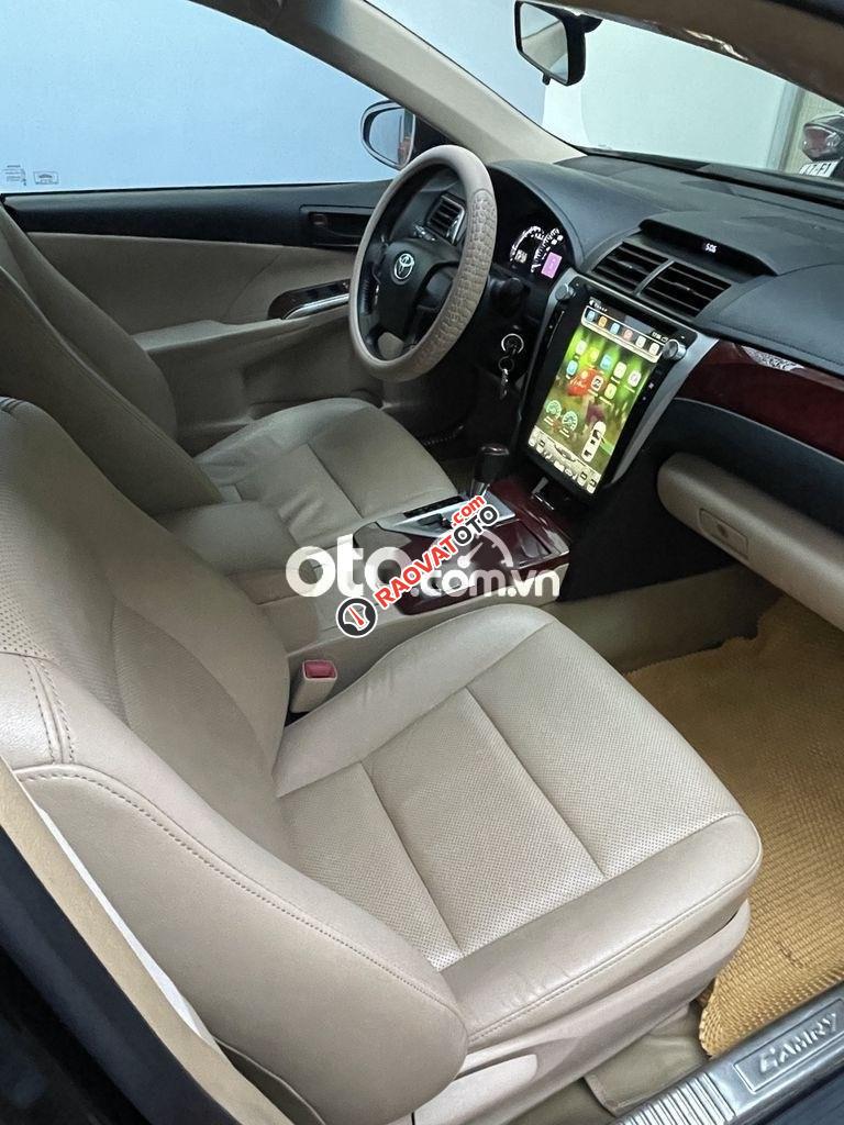 Cần bán lại xe Toyota Camry 2.0E sản xuất 2014, màu đen chính chủ-7
