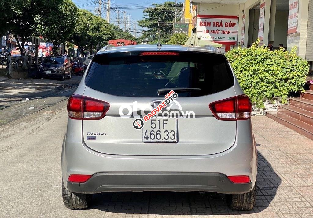 Bán Kia Rondo MT năm 2017, màu bạc-10