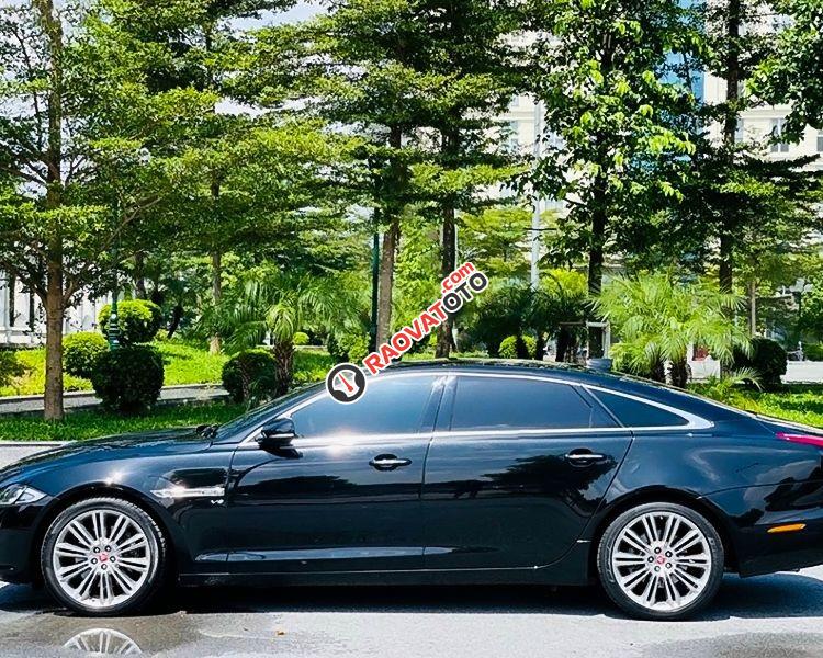 Xe Jaguar XJL sản xuất năm 2017, màu đen, xe nhập-8