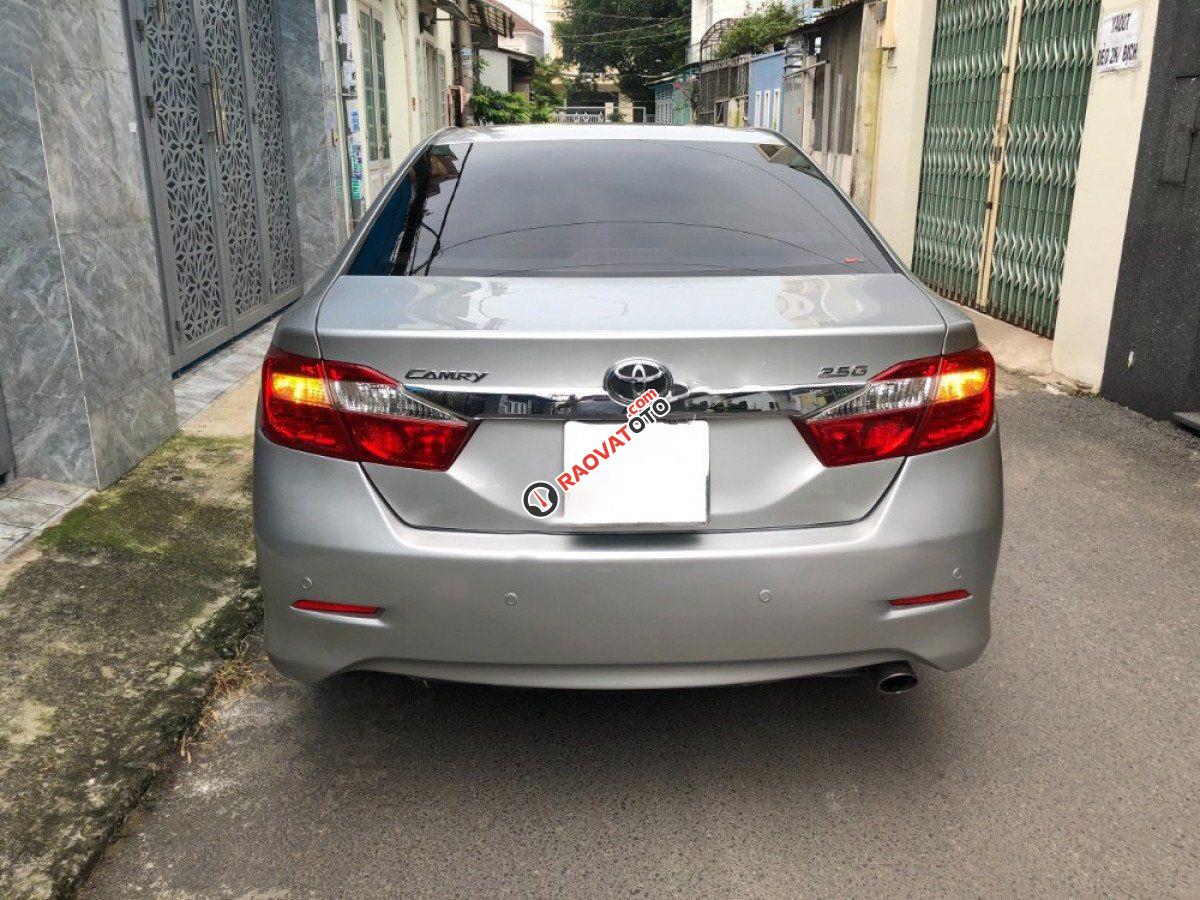 Bán Toyota Camry 2.5G 2014, màu bạc, giá tốt-1