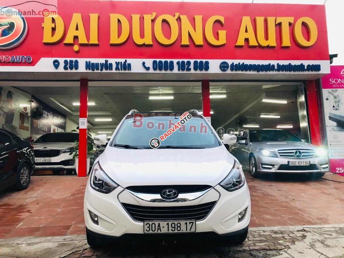 Cần bán gấp Hyundai Tucson 2.0 AT đời 2014, màu trắng, nhập khẩu-1