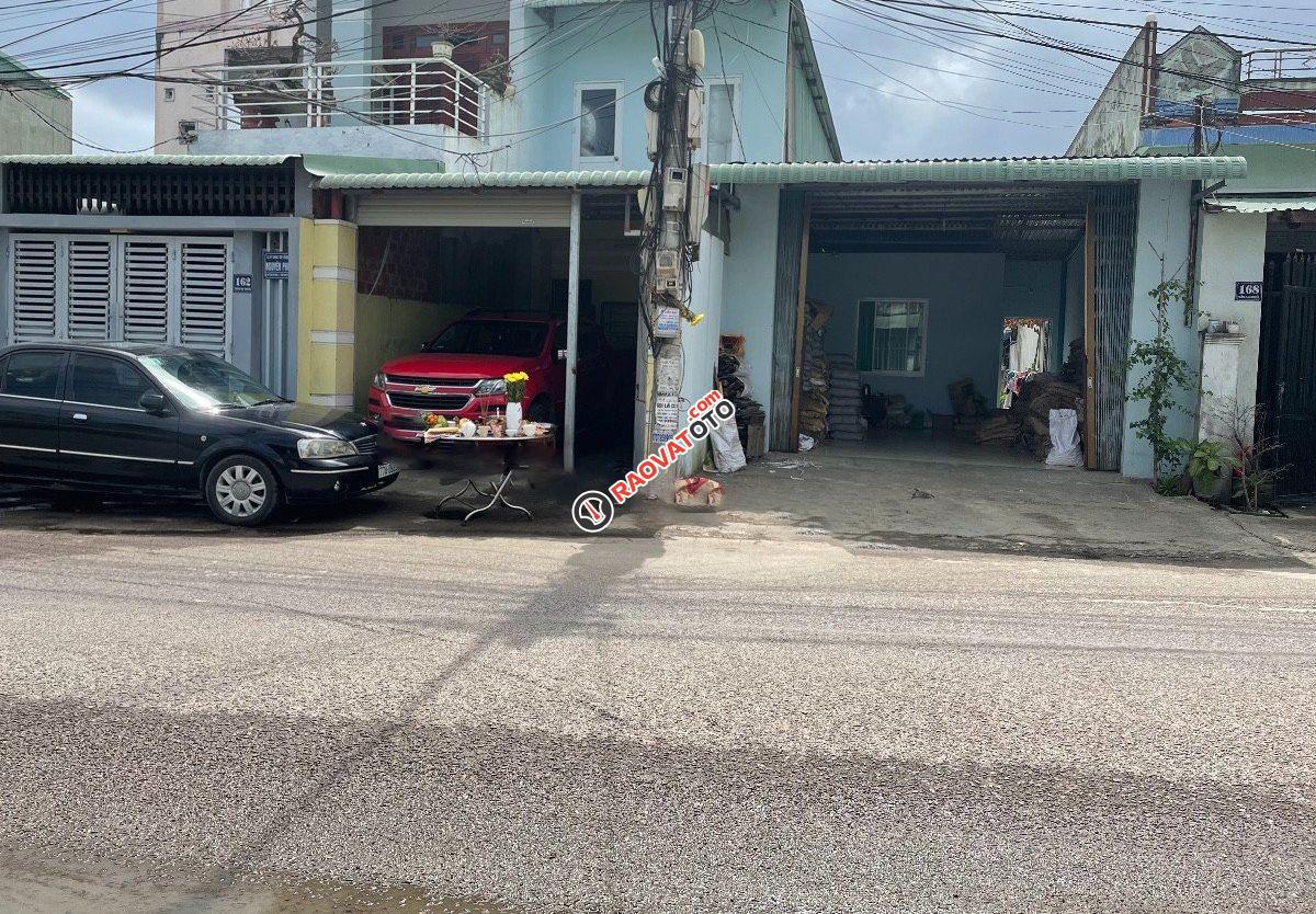 Cần bán Ford Laser sản xuất năm 2005, màu đen, nhập khẩu nguyên chiếc-4