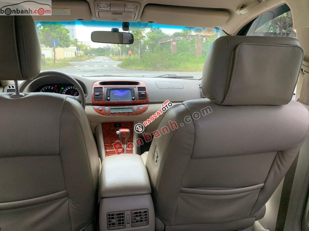 Cần bán xe Toyota Camry 3.0V sản xuất 2005, màu đen, 260 triệu-9