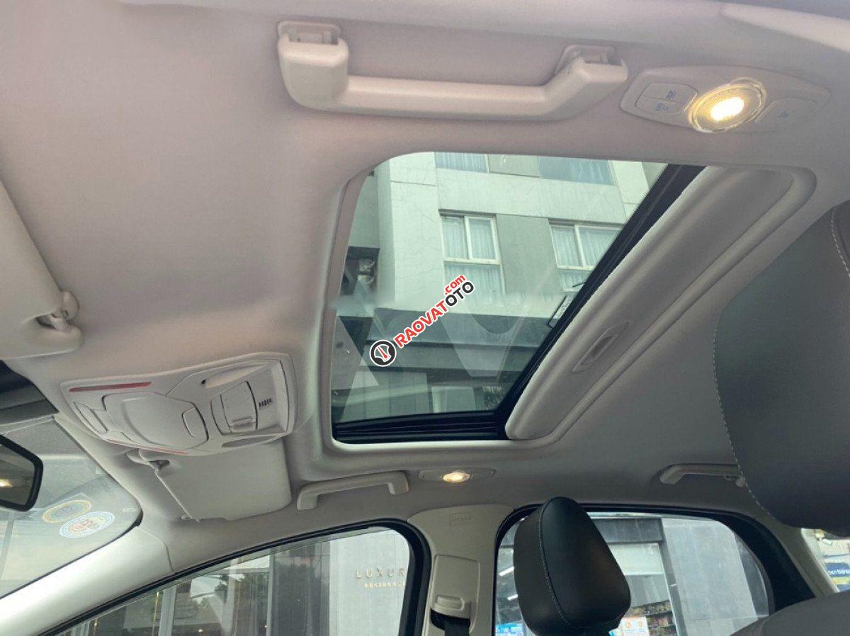 Cần bán lại xe Ford Focus 2.0L sản xuất năm 2014, màu đỏ-0