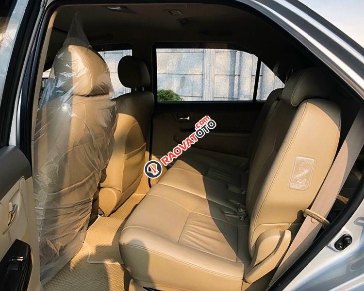Xe Toyota Fortuner 2.7V năm 2014, màu bạc còn mới-0