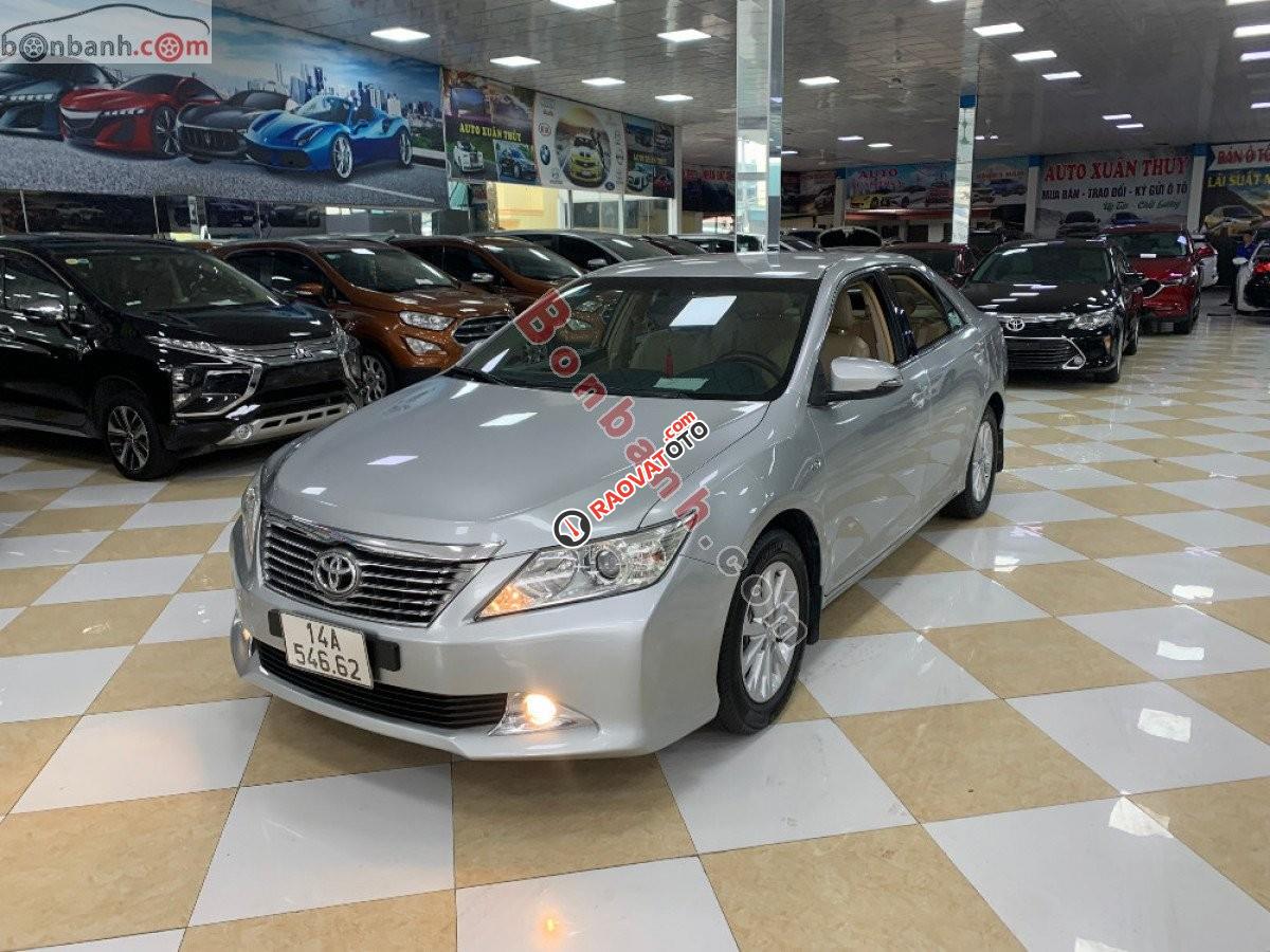 Xe Toyota Camry 2.0E sản xuất 2012, màu bạc còn mới, giá tốt-0