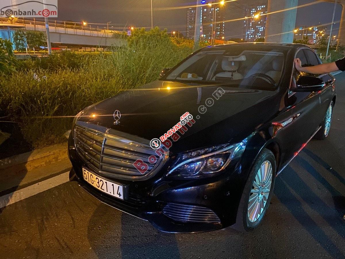 Bán Mercedes C250 Exclusive đời 2016, màu đen-0