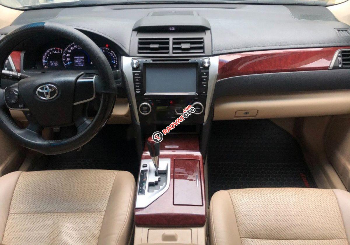 Bán Toyota Camry 2.5G 2014, màu bạc, giá tốt-1