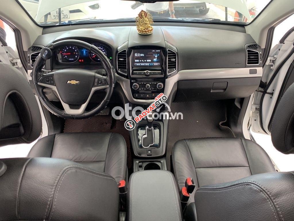 Cần bán xe Chevrolet Captiva LTZ sản xuất năm 2017, màu trắng như mới-1
