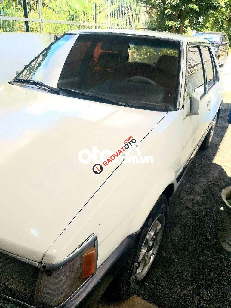 Cần bán Toyota Corolla năm 1985, màu trắng, giá 20tr-0