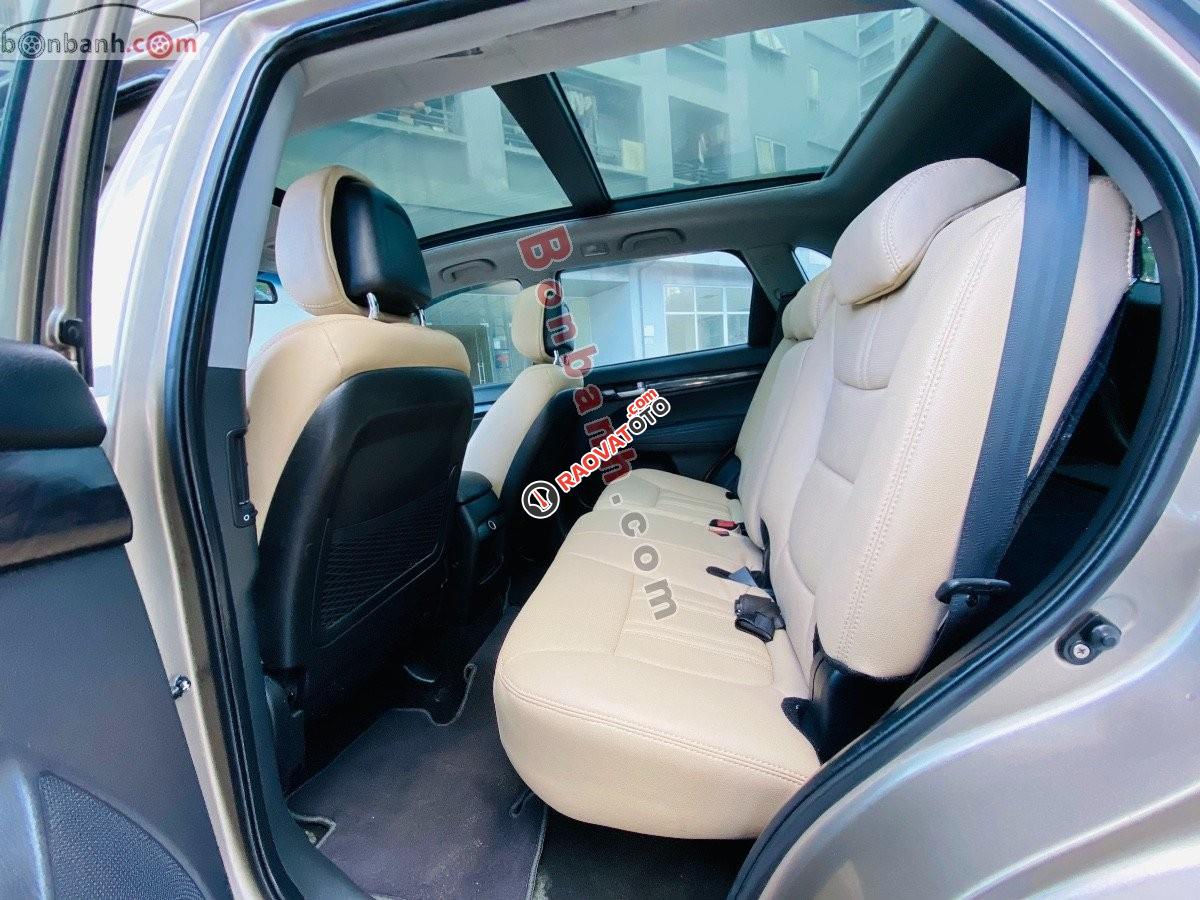 Cần bán gấp Kia Sorento CRDI đời 2016, màu ghi vàng-0