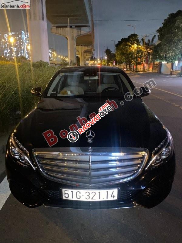 Bán Mercedes C250 Exclusive đời 2016, màu đen-1