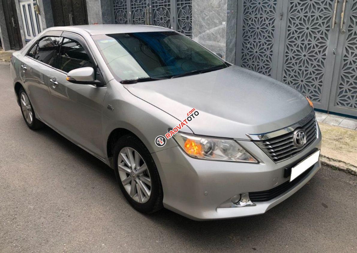 Bán Toyota Camry 2.5G 2014, màu bạc, giá tốt-0