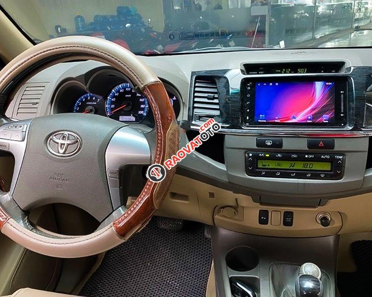 Cần bán lại xe Toyota Fortuner 2.7V năm sản xuất 2014, màu bạc-5