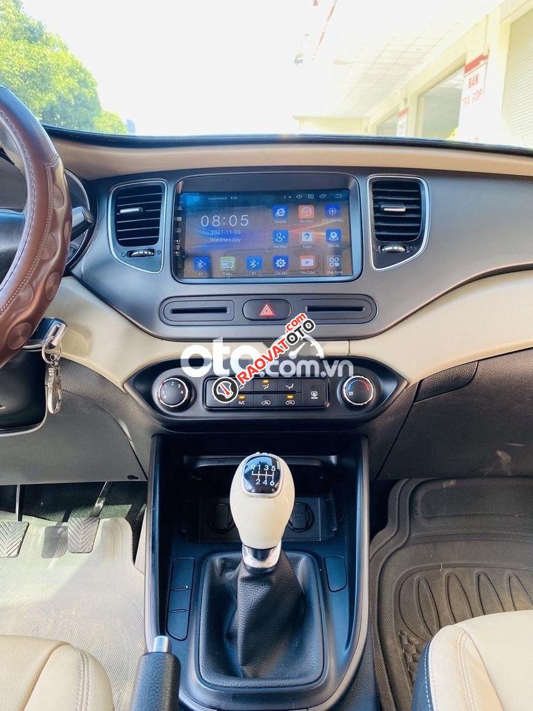 Bán Kia Rondo MT năm 2017, màu bạc-6