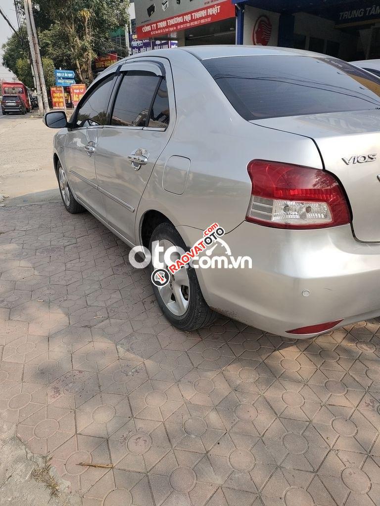 Cần bán xe Toyota Vios E năm sản xuất 2010-6