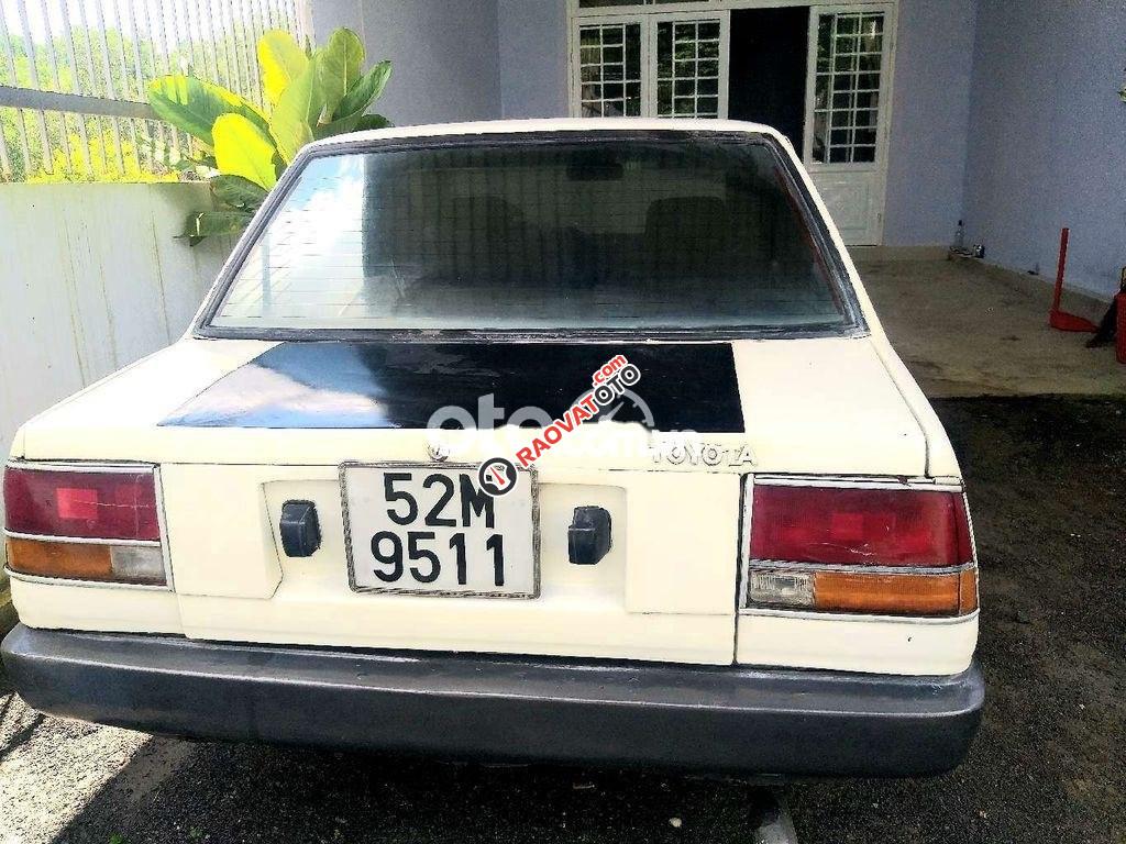 Cần bán Toyota Corolla năm 1985, màu trắng, giá 20tr-1