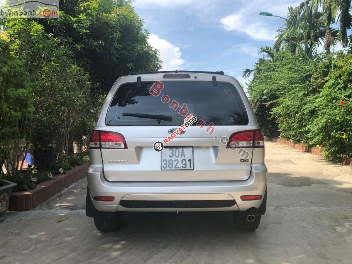 Cần bán gấp Ford Escape XLS đời 2010, màu bạc còn mới-0