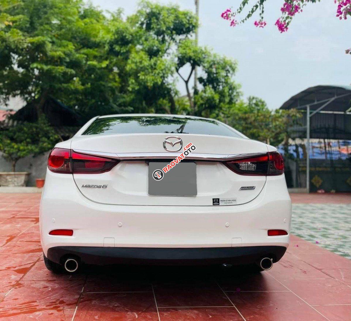 Cần bán gấp Mazda 6 2.0L đời 2016, màu trắng chính chủ-4