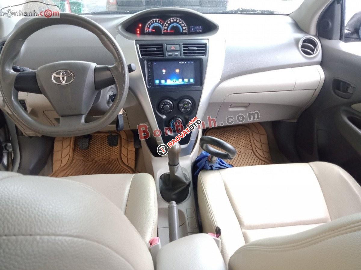 Bán Toyota Vios 1.5E 2011, màu bạc-4