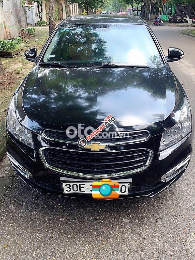 Cần bán Chevrolet Cruze 1.8AT 2016, màu đen xe gia đình-1