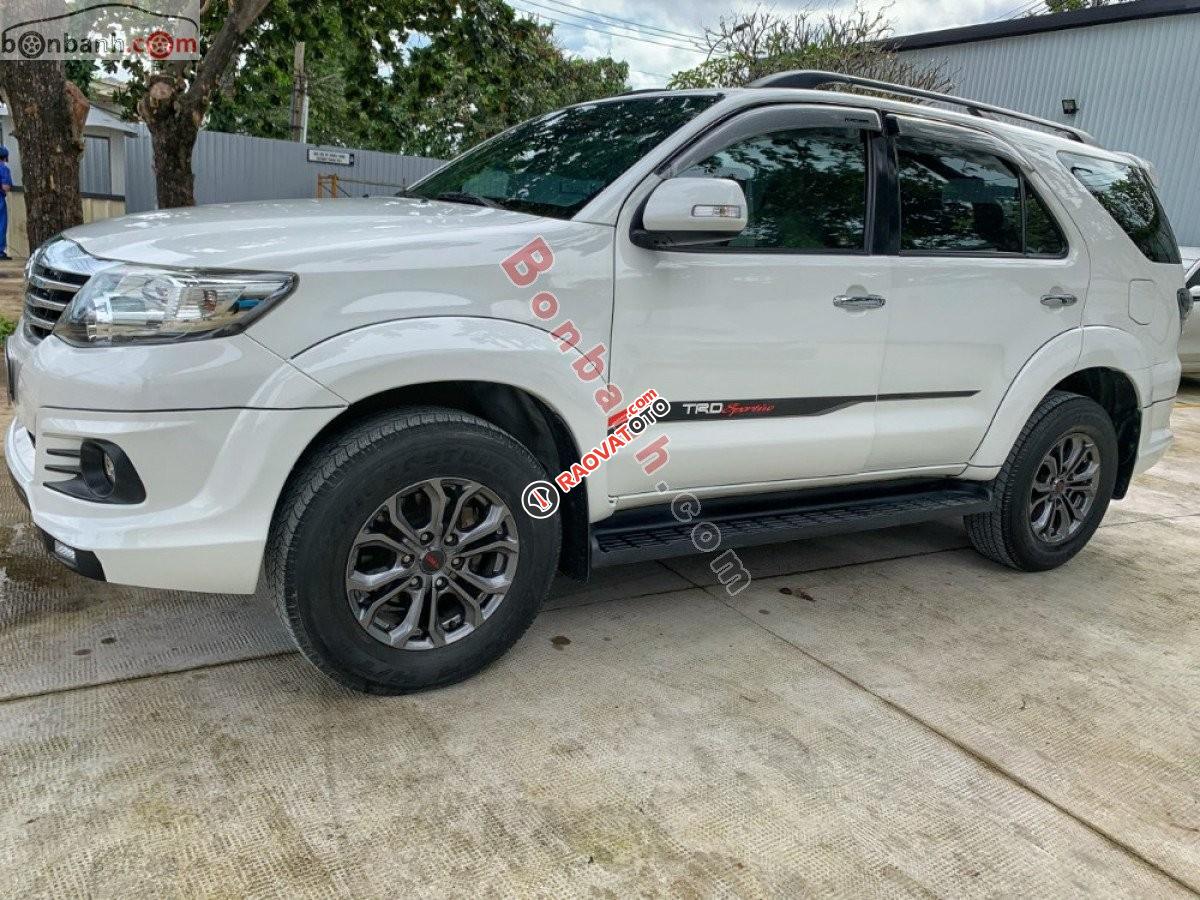 Bán Toyota Fortuner TRD Sportivo đời 2016, màu trắng còn mới, 730tr-3