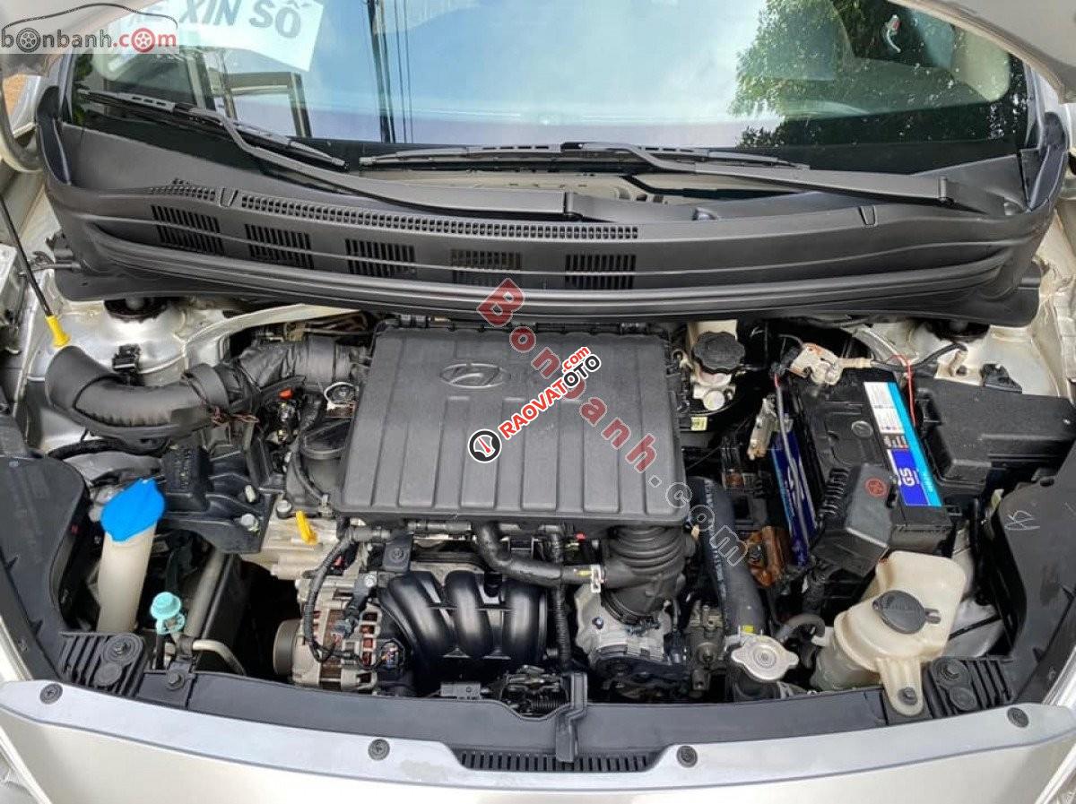 Bán xe Hyundai Grand i10 1.0 MT đời 2017, màu bạc, 250tr-0