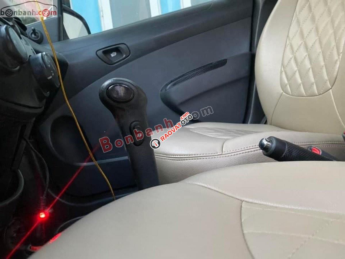 Cần bán lại xe Chevrolet Spark Van 1.0 AT sản xuất năm 2011, màu trắng, nhập khẩu nguyên chiếc-5