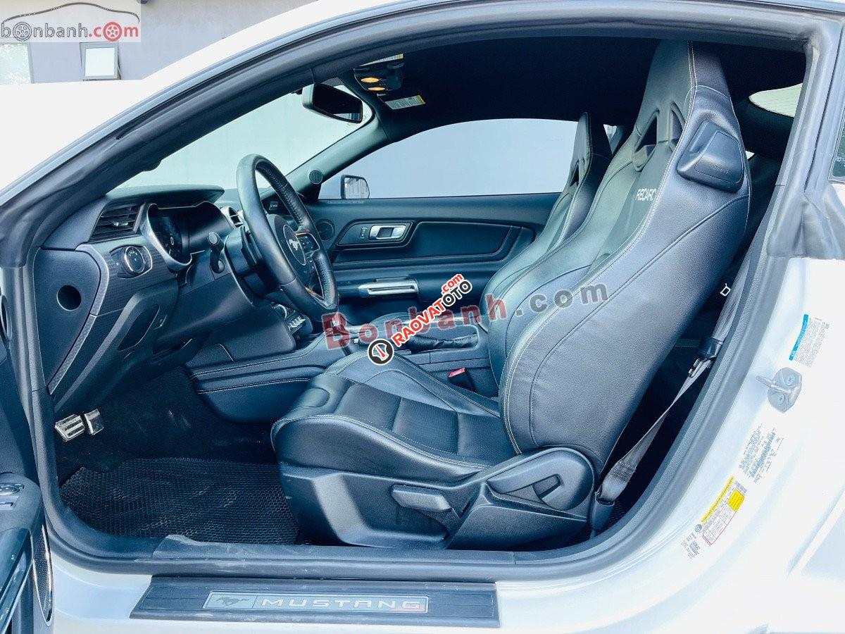 Cần bán Ford Mustang Premium Fastback đời 2019, màu trắng, nhập khẩu-4