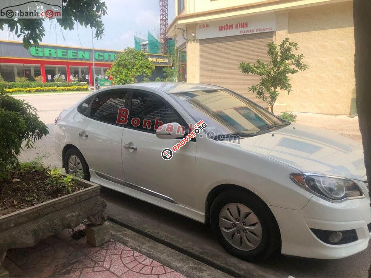 Cần bán lại xe Hyundai Avante 1.6 MT đời 2013, màu trắng, 260 triệu-1