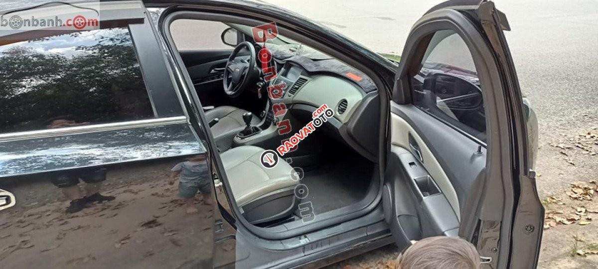 Cần bán Chevrolet Cruze LS đời 2015, màu đen-5