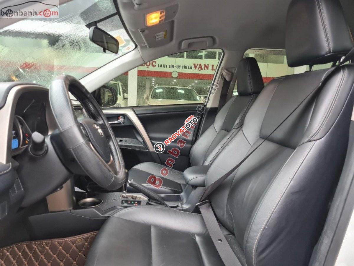 Cần bán gấp Toyota RAV4 đời 2015, màu trắng, nhập khẩu nguyên chiếc còn mới, giá tốt-7