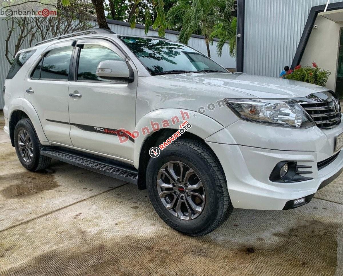 Bán Toyota Fortuner TRD Sportivo đời 2016, màu trắng còn mới, 730tr-1