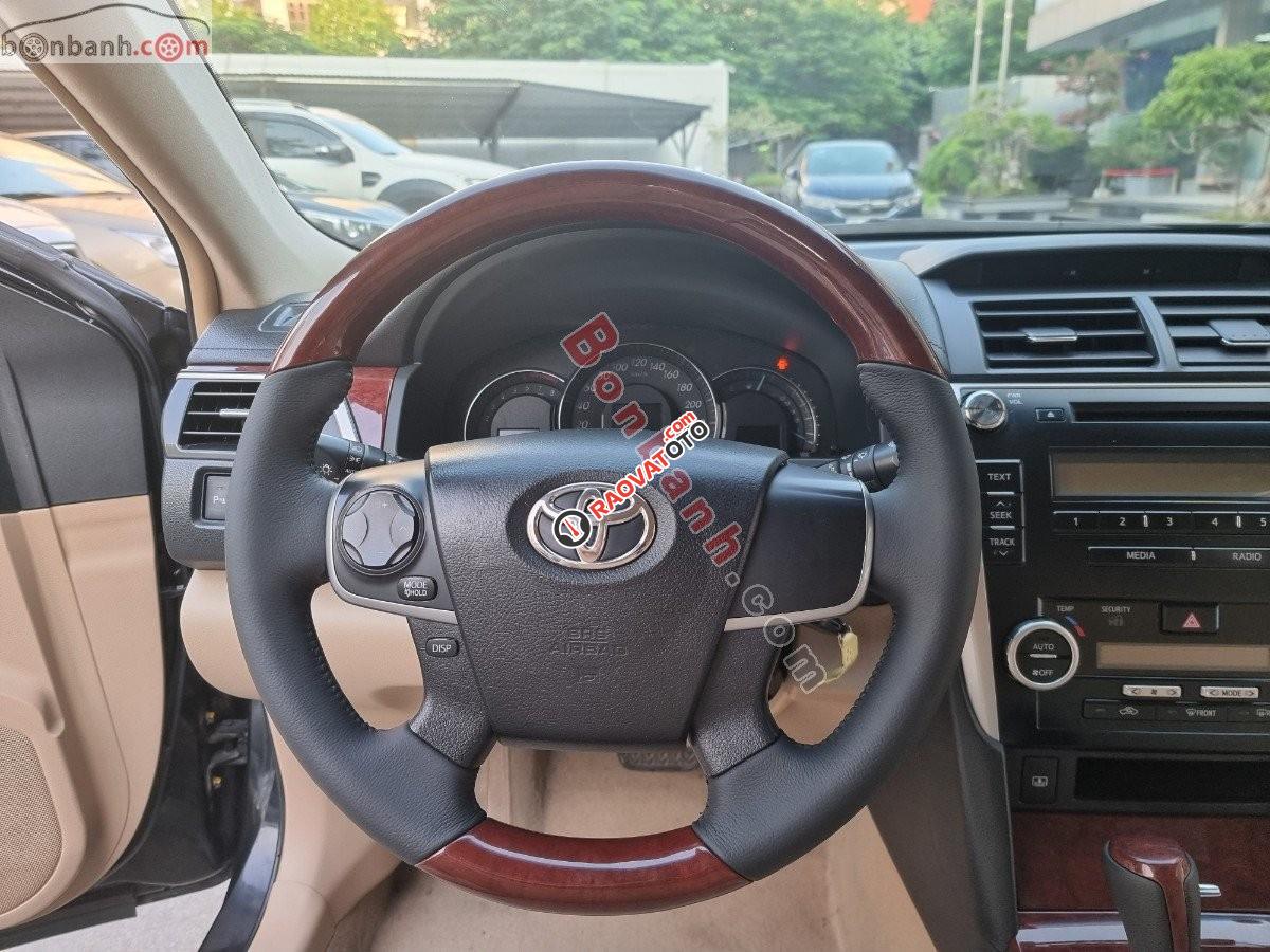 Cần bán Toyota Camry 2.5G 2014, màu đen-2