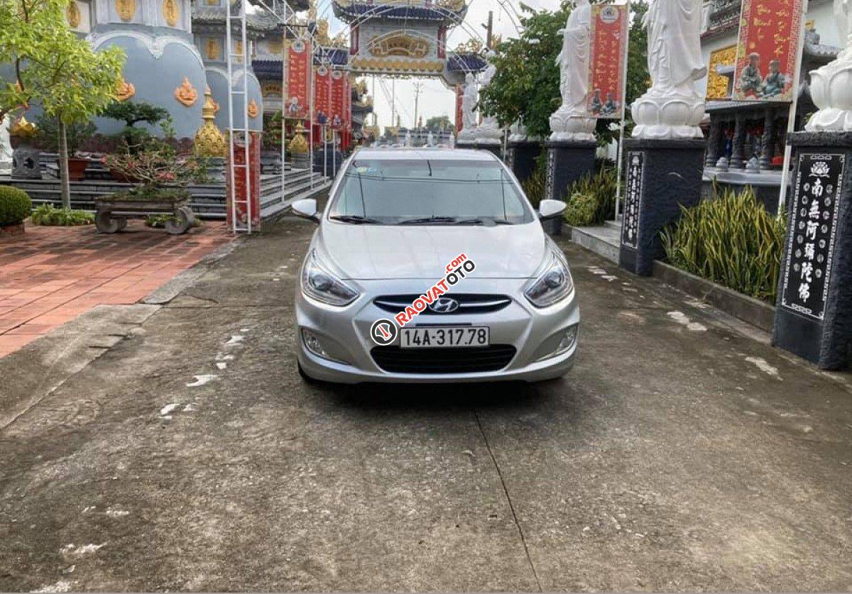 Cần bán Hyundai Accent 1.4 MT đời 2015, màu bạc, nhập khẩu, giá 338tr-3
