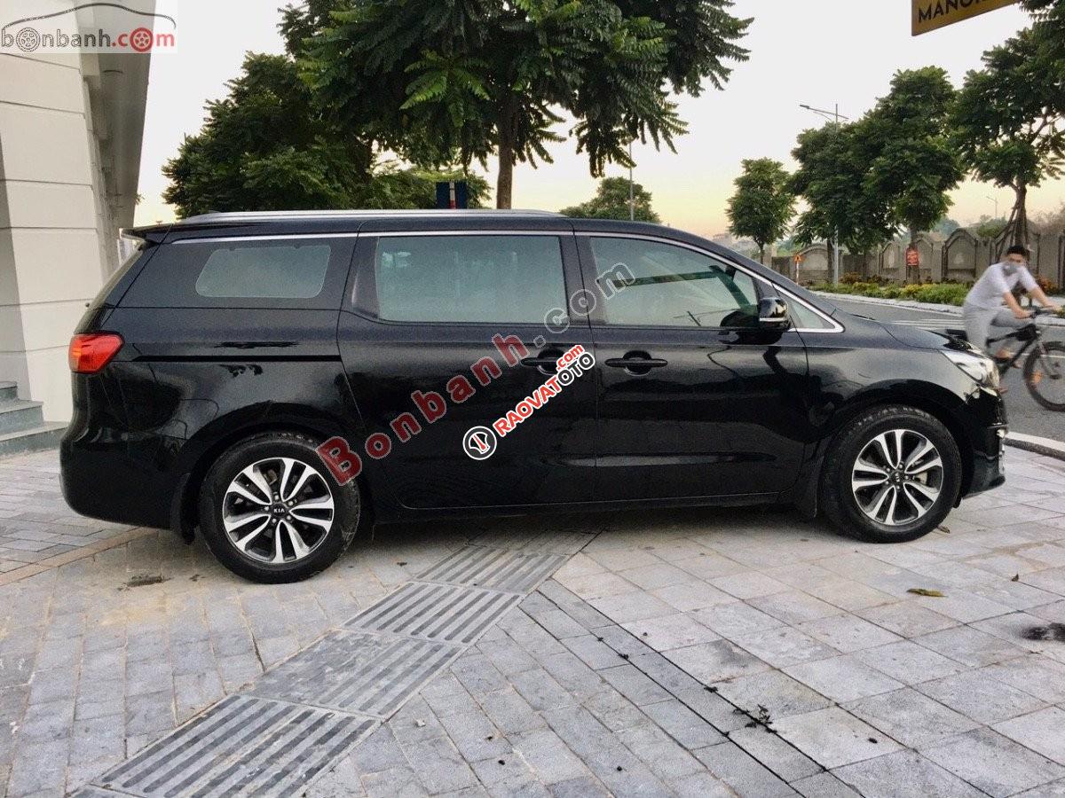 Bán Kia Sedona 2.2L DATH đời 2017, màu đen xe gia đình, giá tốt-3