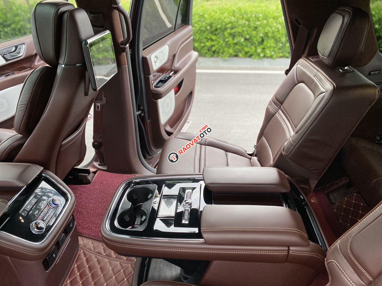 Siêu phẩm Lincoln Navigator Black Label. L 2018 màu đỏ, xe chỉ để đi tiếp khách mới 99%, full kín options, bao test-5