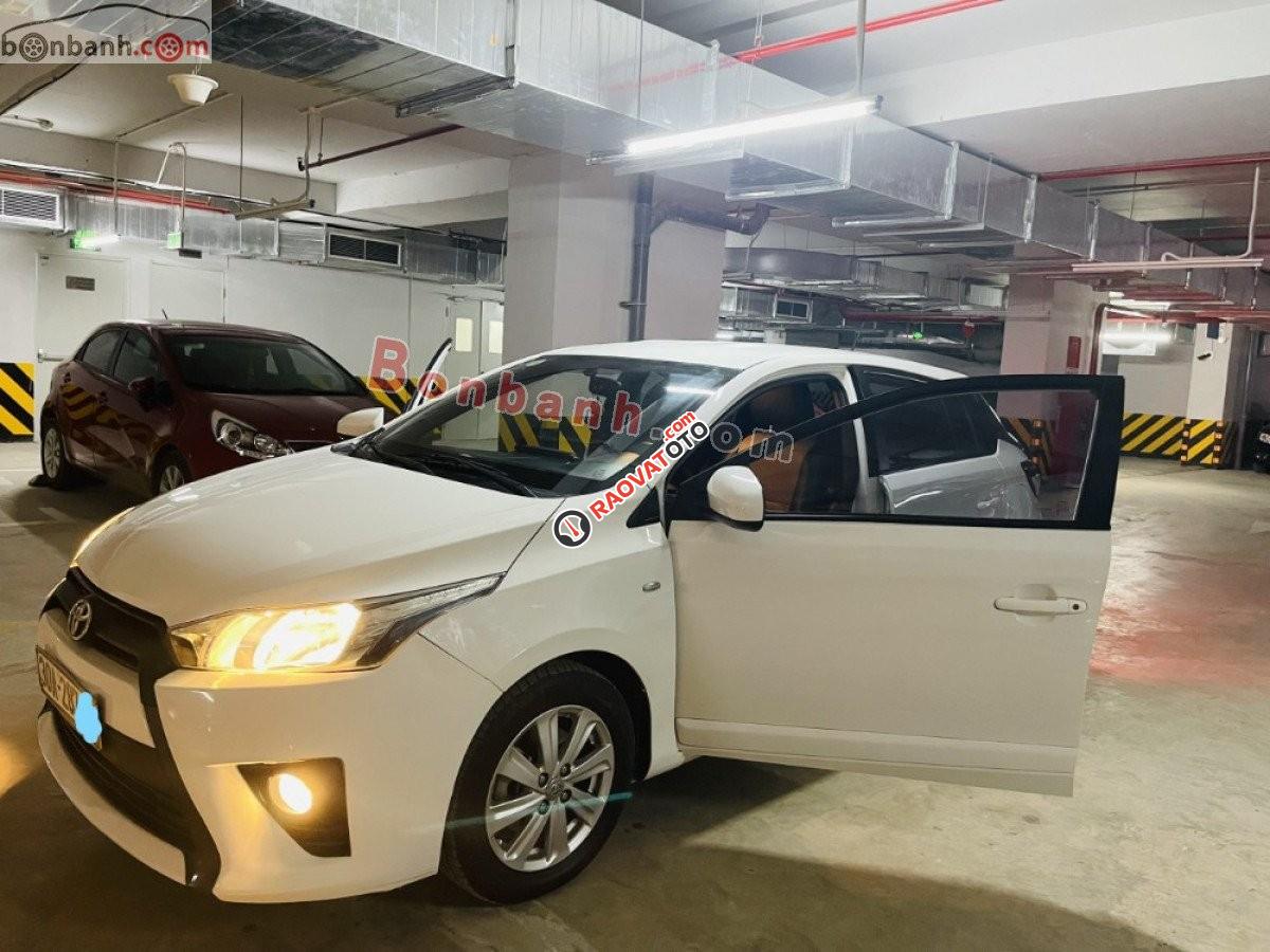 Cần bán Toyota Yaris 1.3E 2014, màu trắng, xe nhập-1
